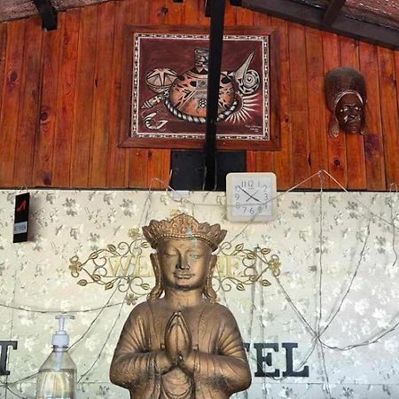 Bluelight Village Hotel نادي المظهر الخارجي الصورة