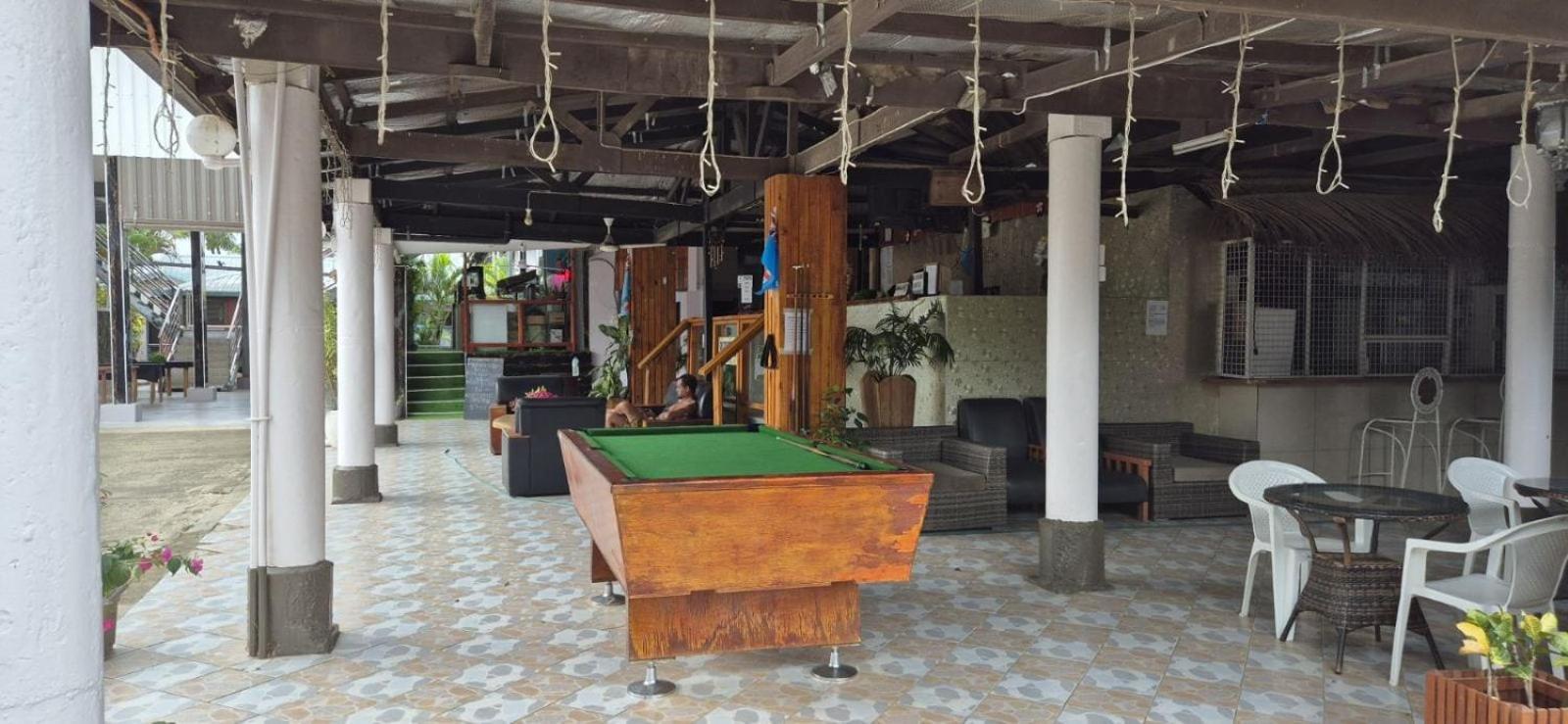 Bluelight Village Hotel نادي المظهر الخارجي الصورة