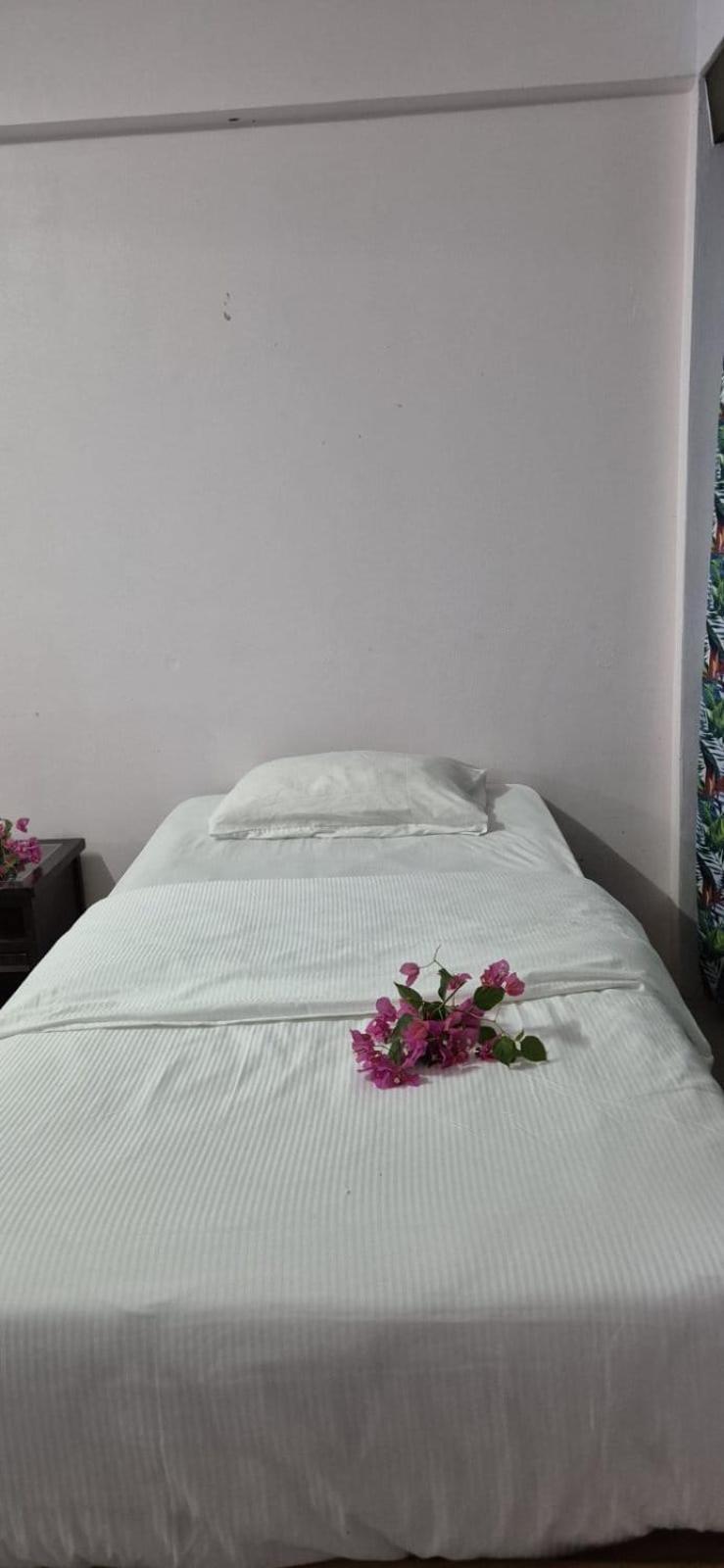 Bluelight Village Hotel نادي المظهر الخارجي الصورة