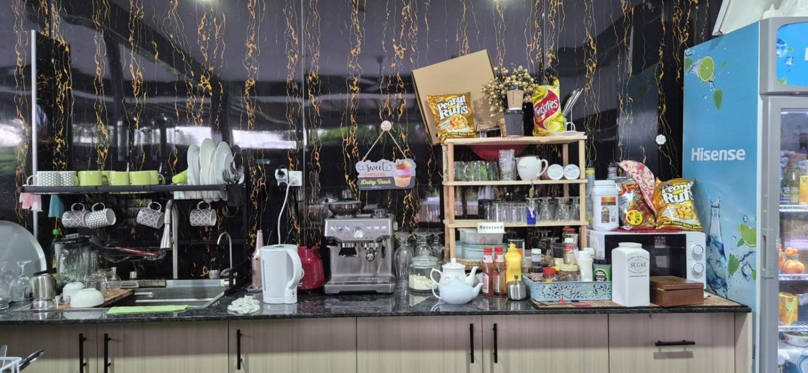 Bluelight Village Hotel نادي المظهر الخارجي الصورة